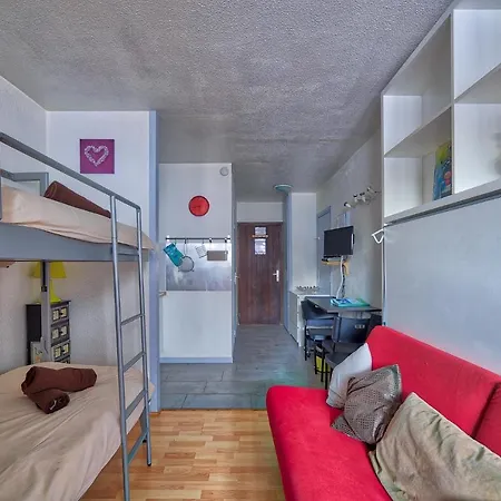 Apartment Rocket: Genevrier